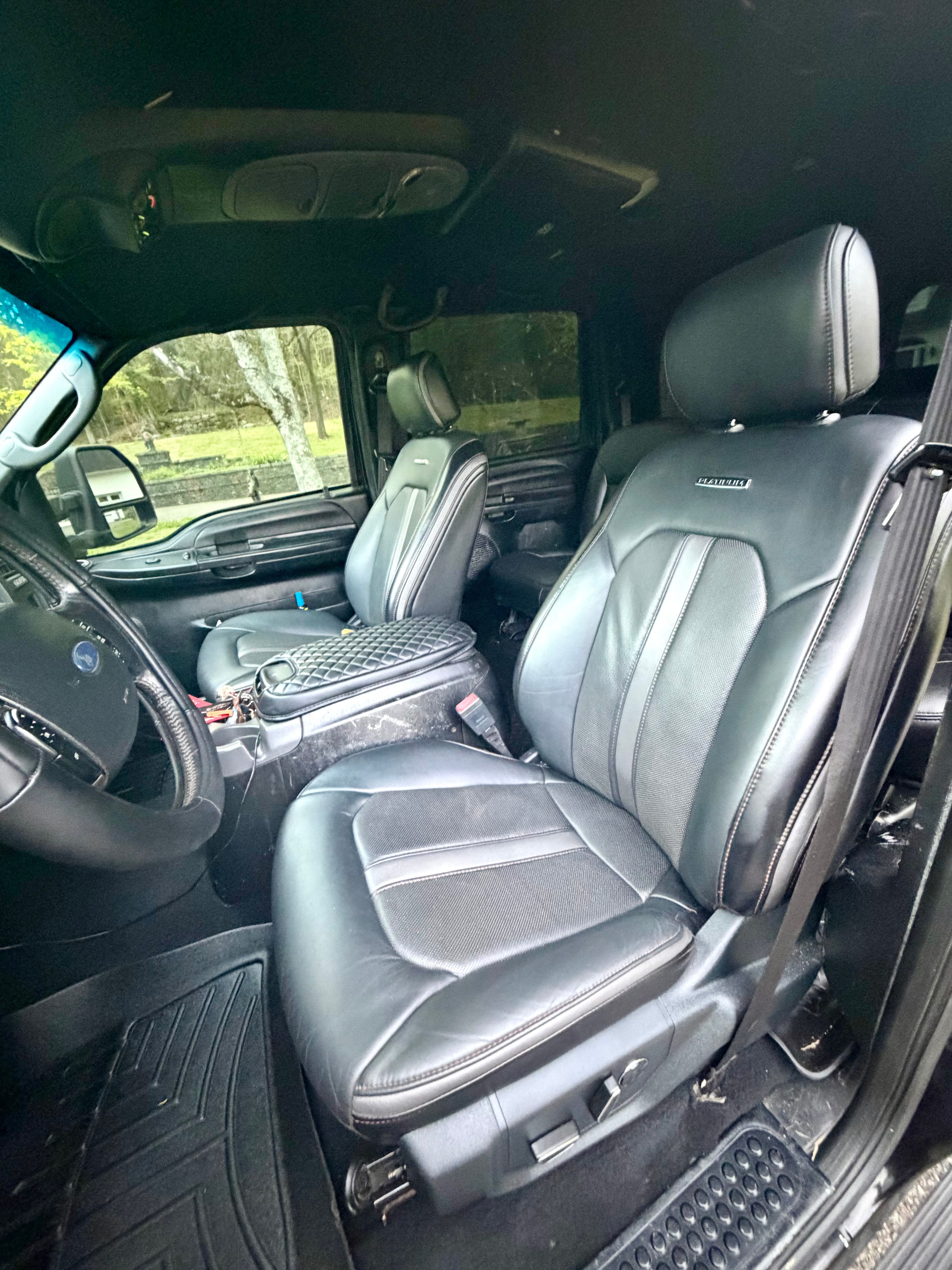 Used 2005 Ford Excursion XLT AWD/4WD image 9