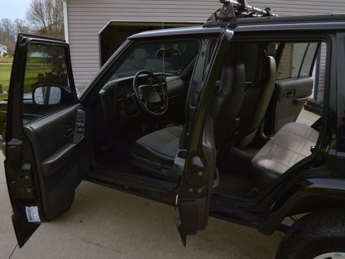 Used 2001 Jeep Cherokee Sport image 15