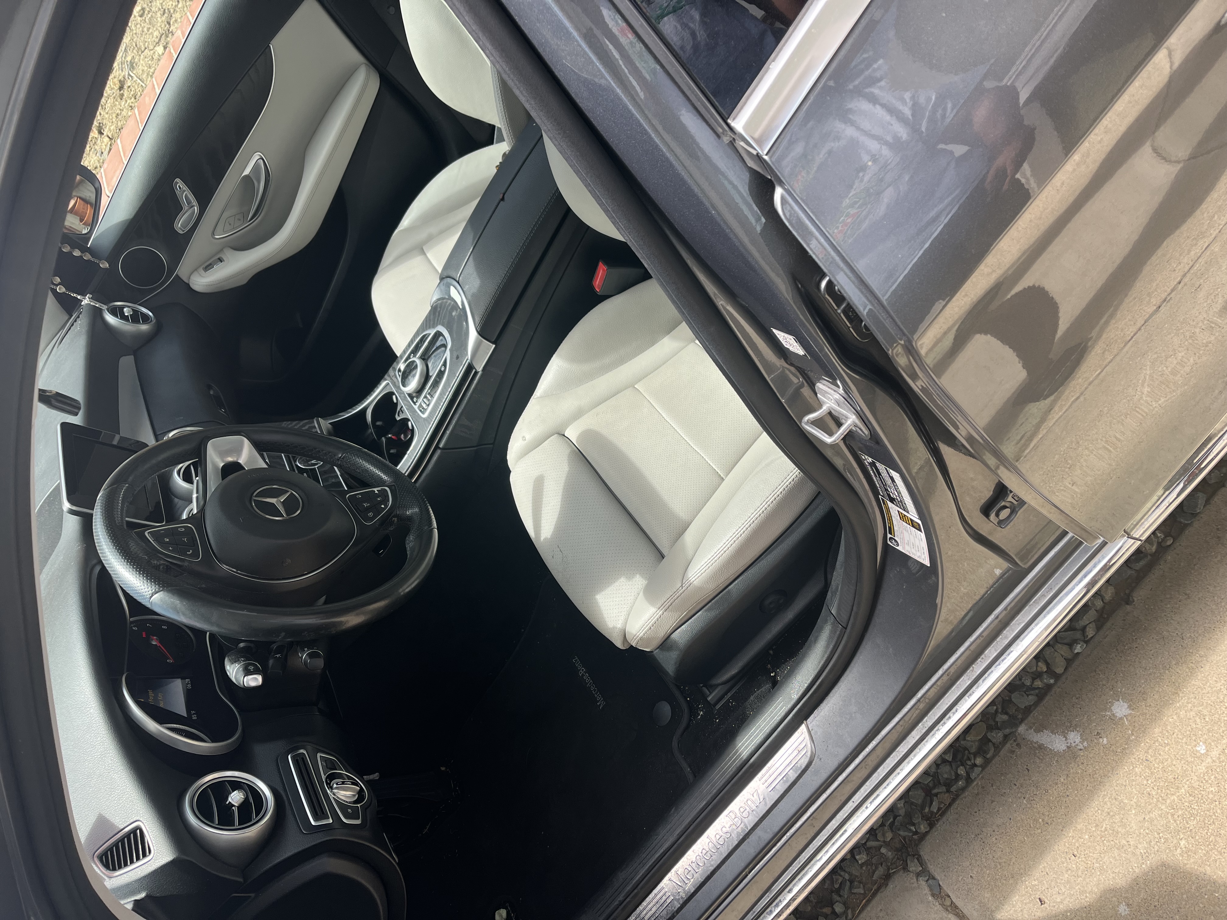 Used 2017 Mercedes-Benz C 300 Sedan image 4