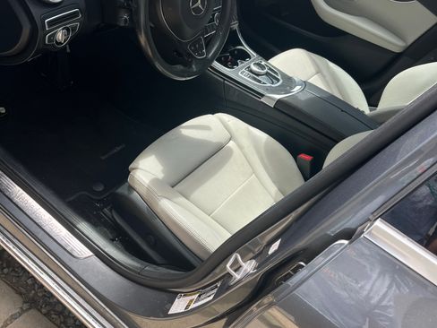 Used 2017 Mercedes-Benz C 300 Sedan image 4