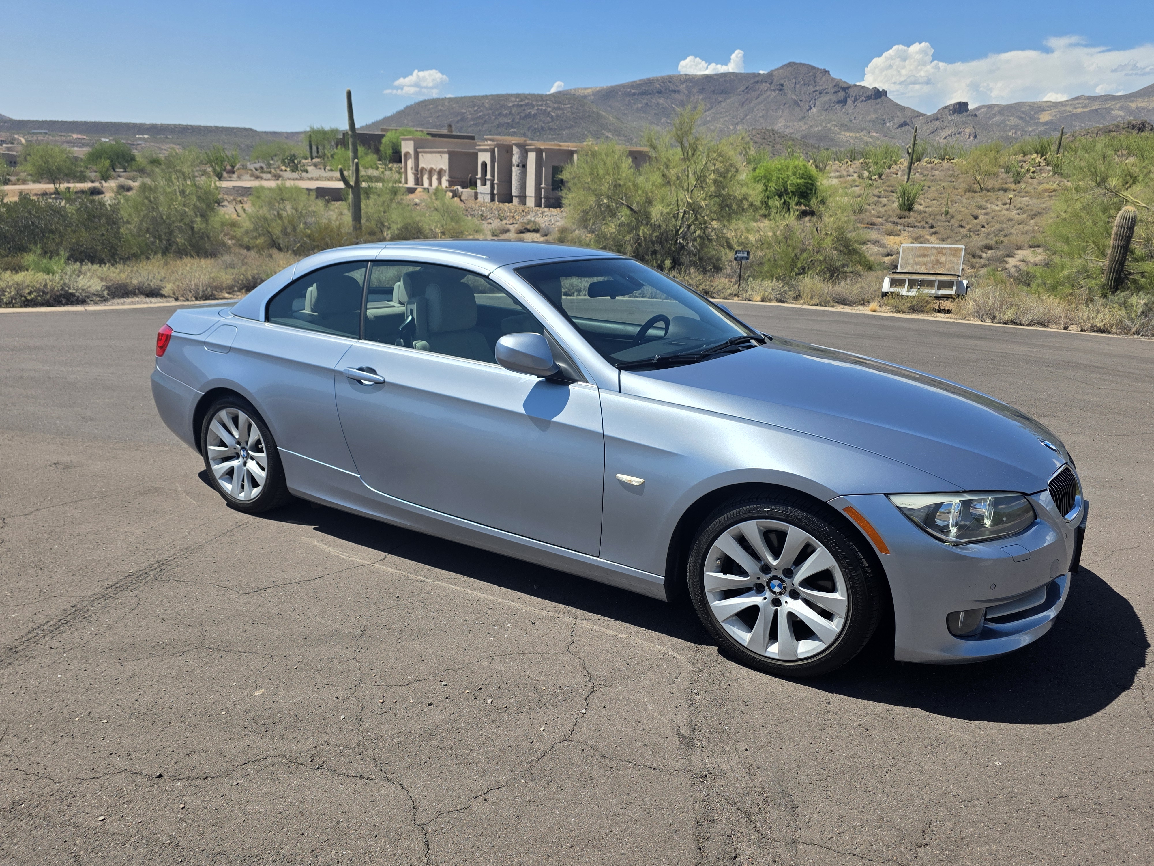 Used 2011 BMW 328i Convertible RWD image 2