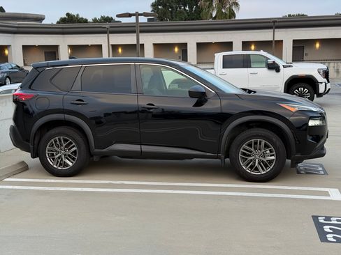 Used 2021 Nissan Rogue S FWD image 6