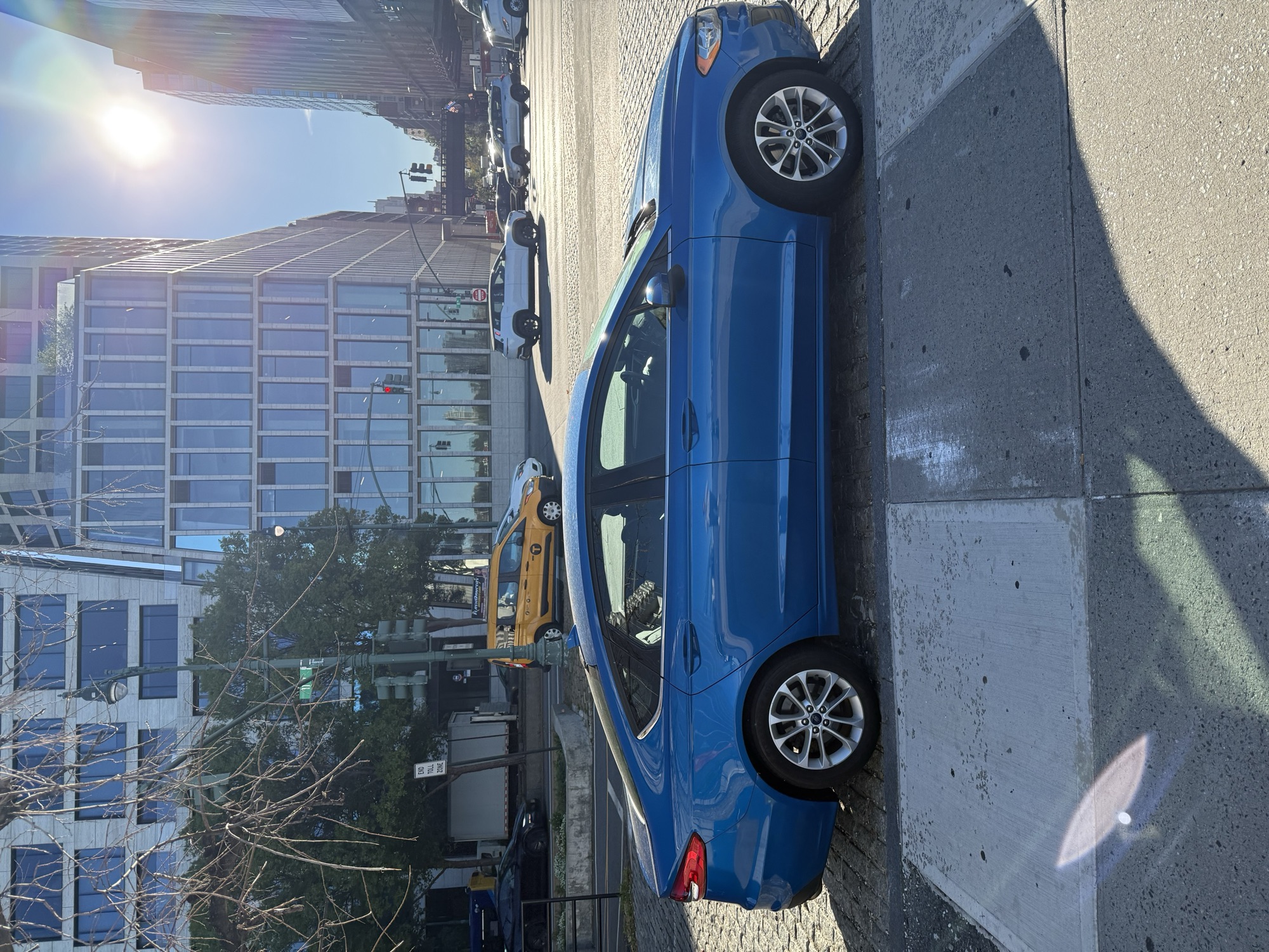 Used 2019 Ford Fusion SE FWD image 5