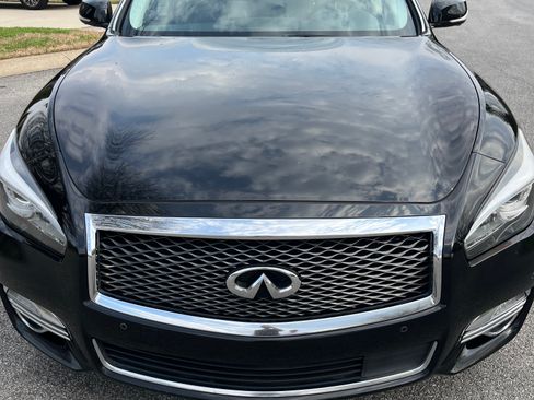 Used 2015 INFINITI Q70 L 5.6 w/ V8 Deluxe Technology Package image 2