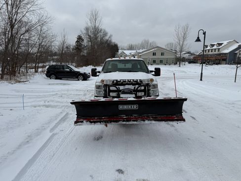 Used 2012 Ford F250 XLT w/ Snow Plow Prep Pkg image 2