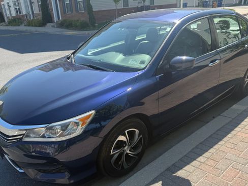 Used 2017 Honda Accord LX image 1