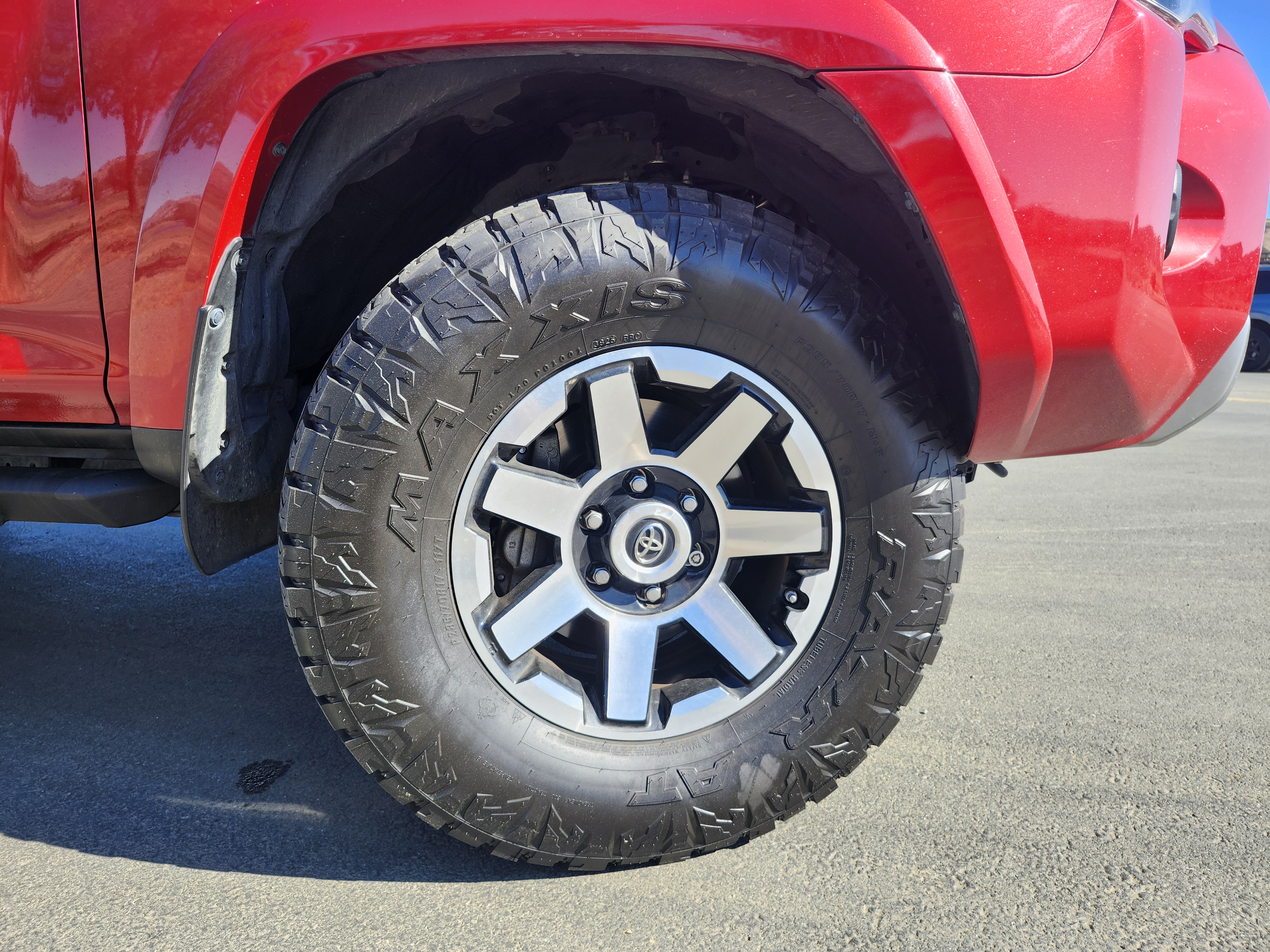 Used 2018 Toyota 4Runner TRD Off-Road Premium AWD/4WD image 28
