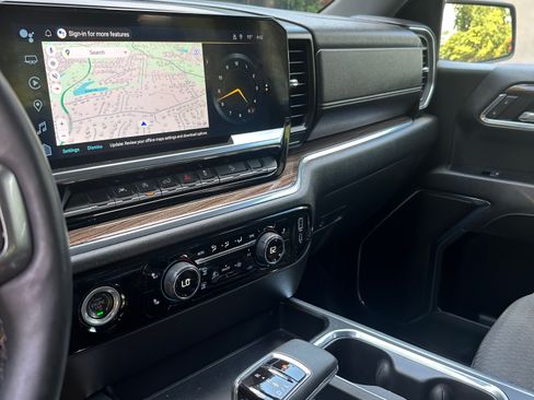 Used 2023 Chevrolet Silverado 1500 RST image 13