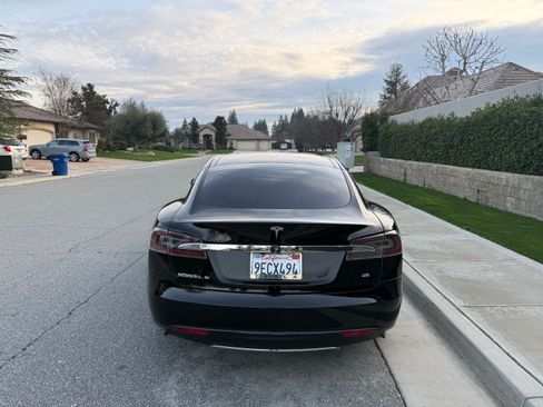 Used 2013 Tesla Model S image 9