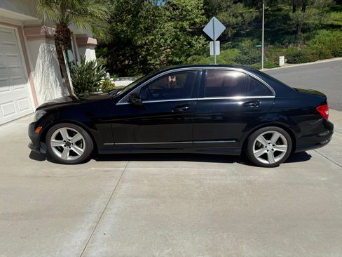 Used 2011 Mercedes-Benz C 300 C 300 4MATIC Luxury Sedan 4D image 5