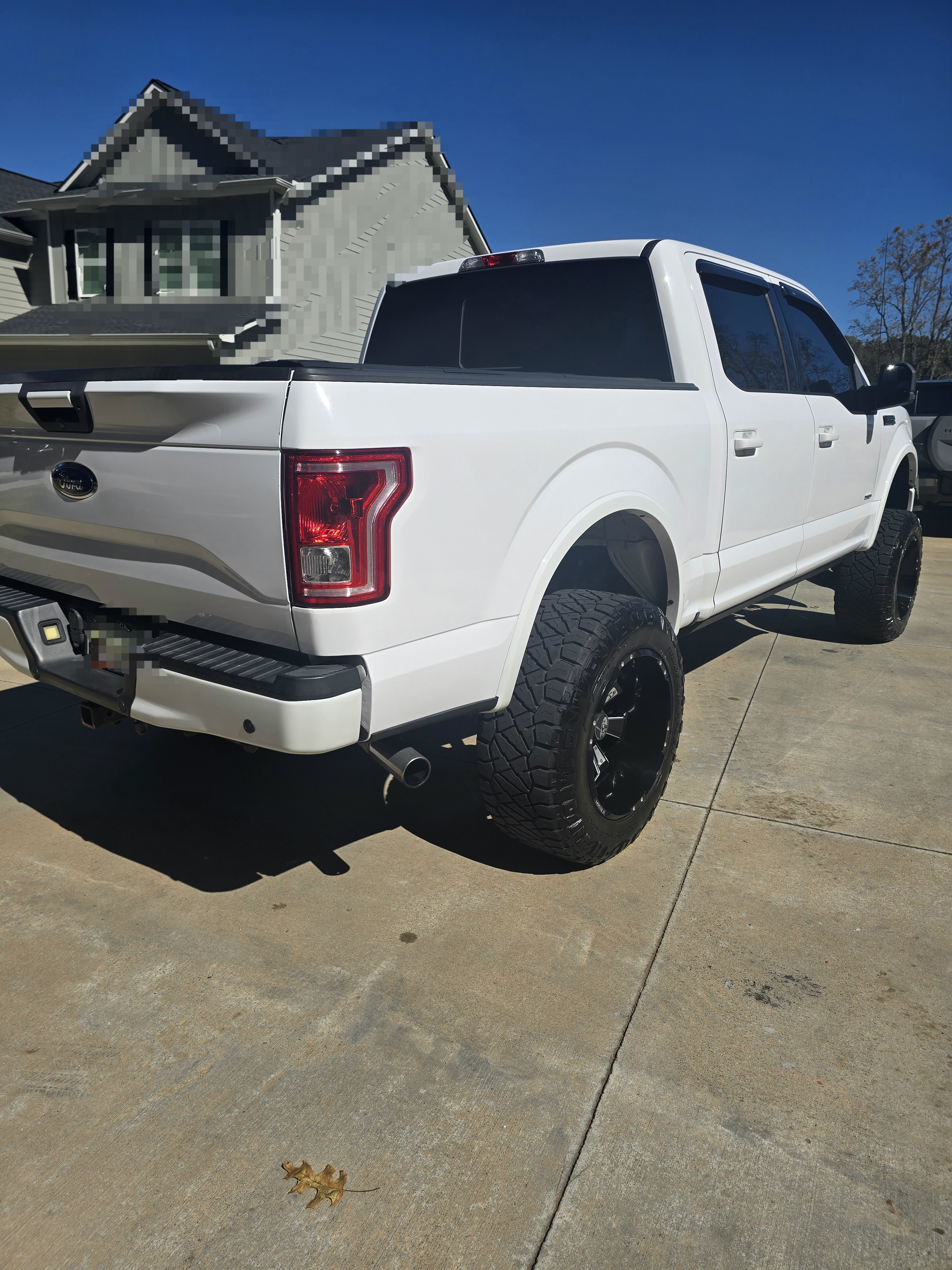 Used 2016 Ford F150 XLT w/ Equipment Group 302A Luxury AWD/4WD image 9