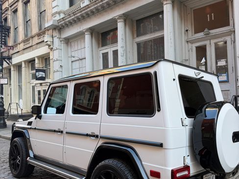 Used 2011 Mercedes-Benz G 550 image 15