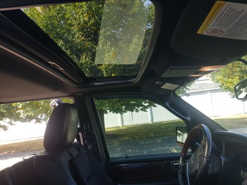 Used 2017 Lincoln Navigator L Select image 11