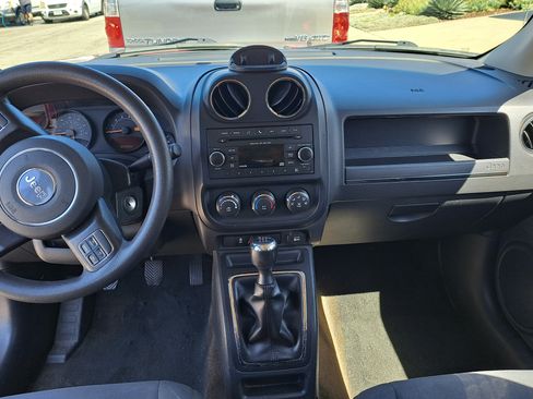 Used 2016 Jeep Patriot Sport AWD/4WD image 8
