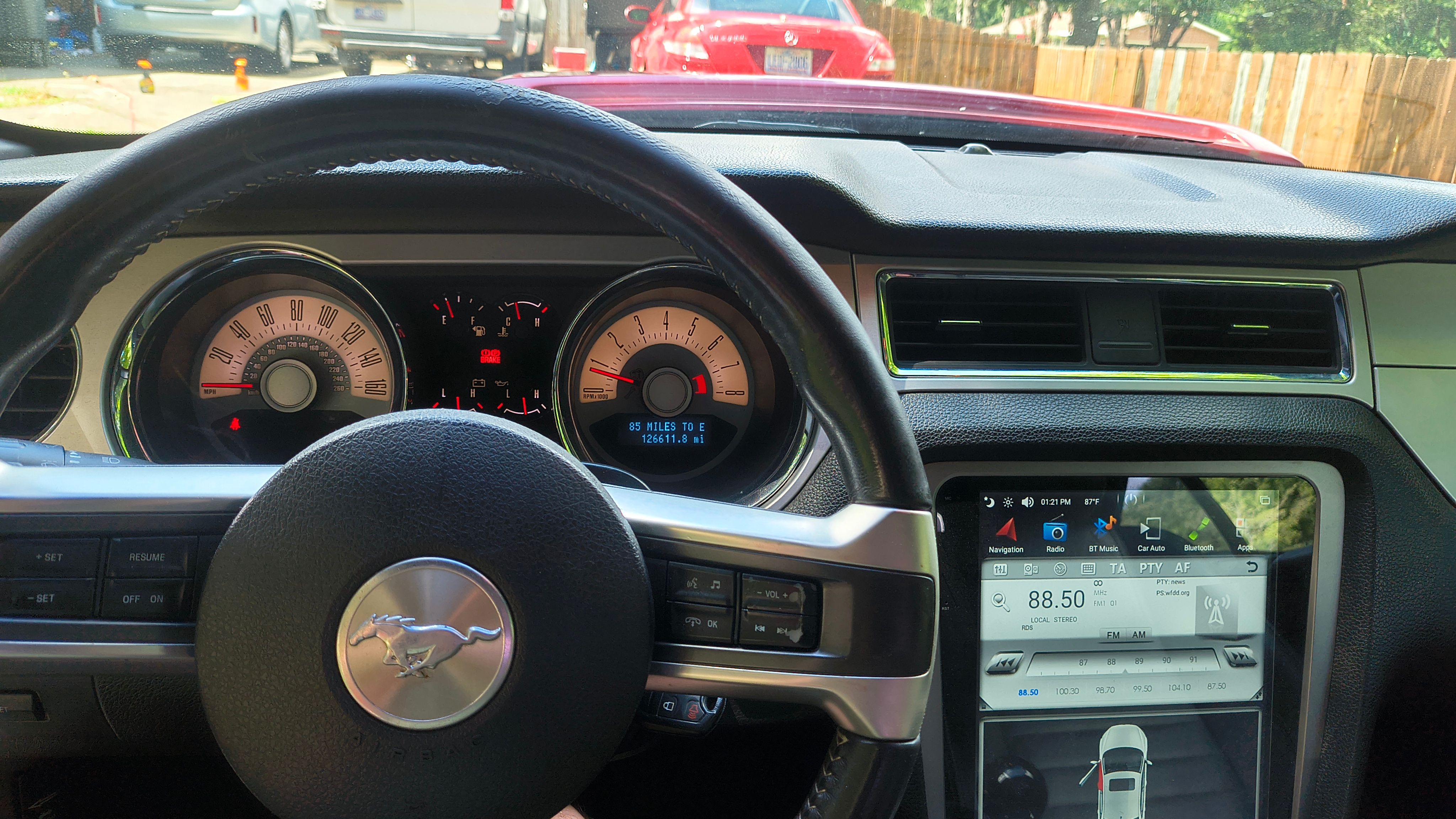 Used 2011 Ford Mustang GT Premium RWD image 11