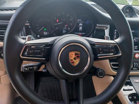Used 2024 Porsche Macan image 17