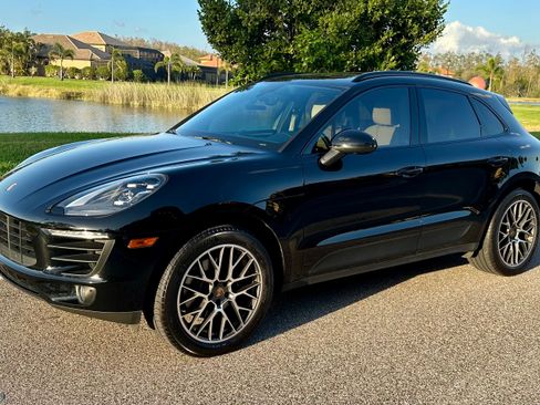 Used 2018 Porsche Macan Sport Edition AWD/4WD image 1