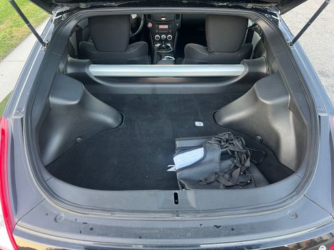 Used 2015 Nissan 370Z Coupe image 10