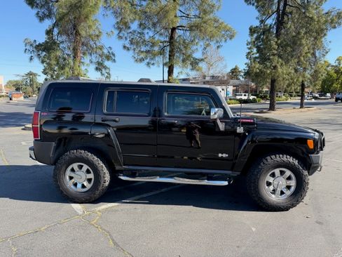 Used 2010 HUMMER H3 Alpha image 8