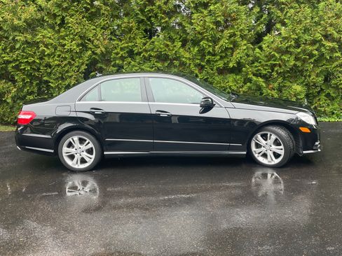 Used 2013 Mercedes-Benz E 350 4MATIC Sedan image 14