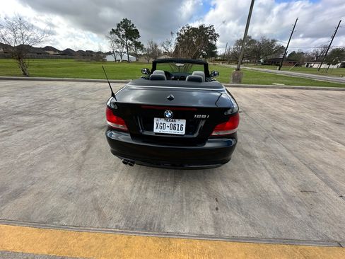 Used 2011 BMW 128i Convertible image 9
