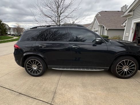 Used 2021 Mercedes-Benz GLE 350 4MATIC image 4