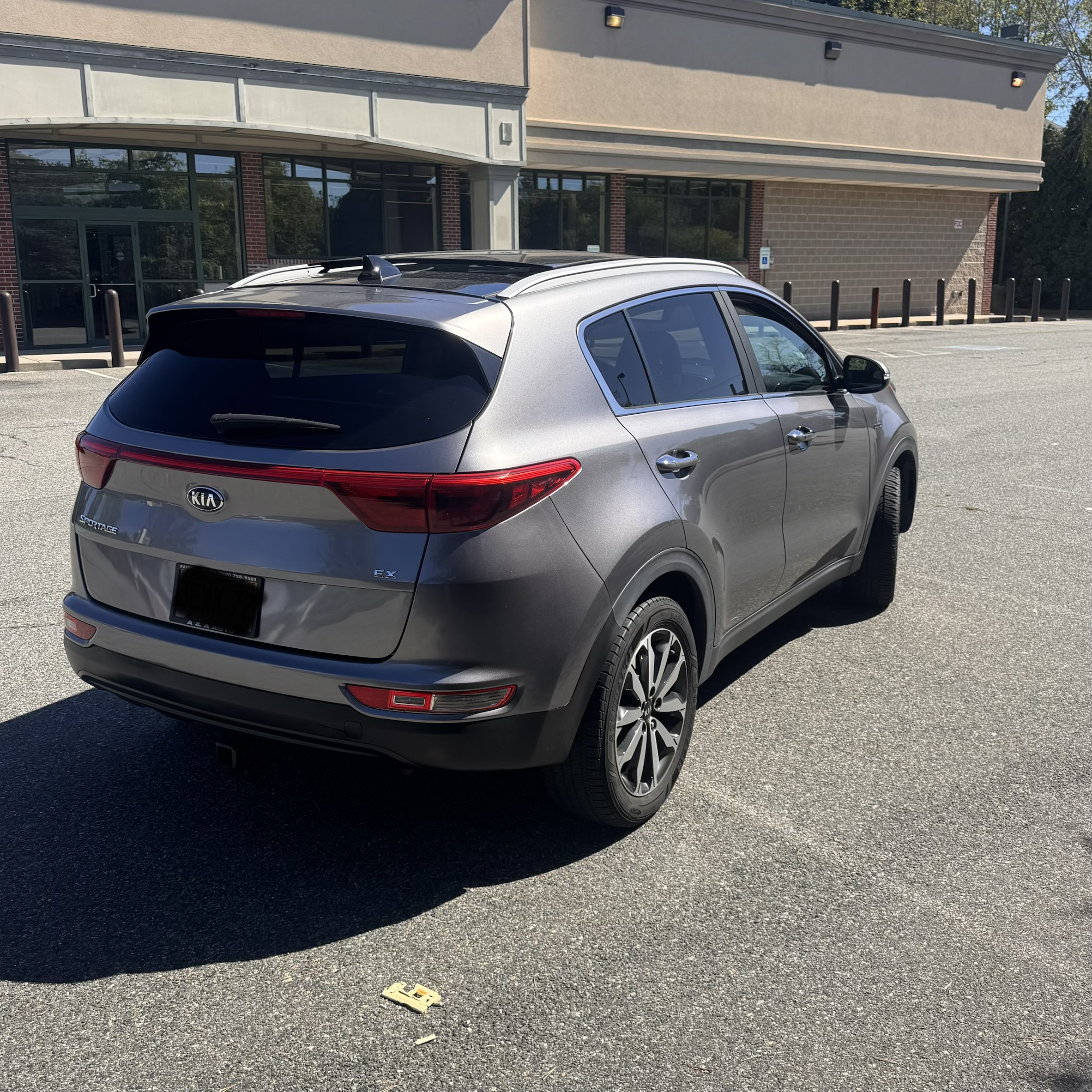 Used 2017 Kia Sportage EX w/ EX Premium Package AWD/4WD image 4
