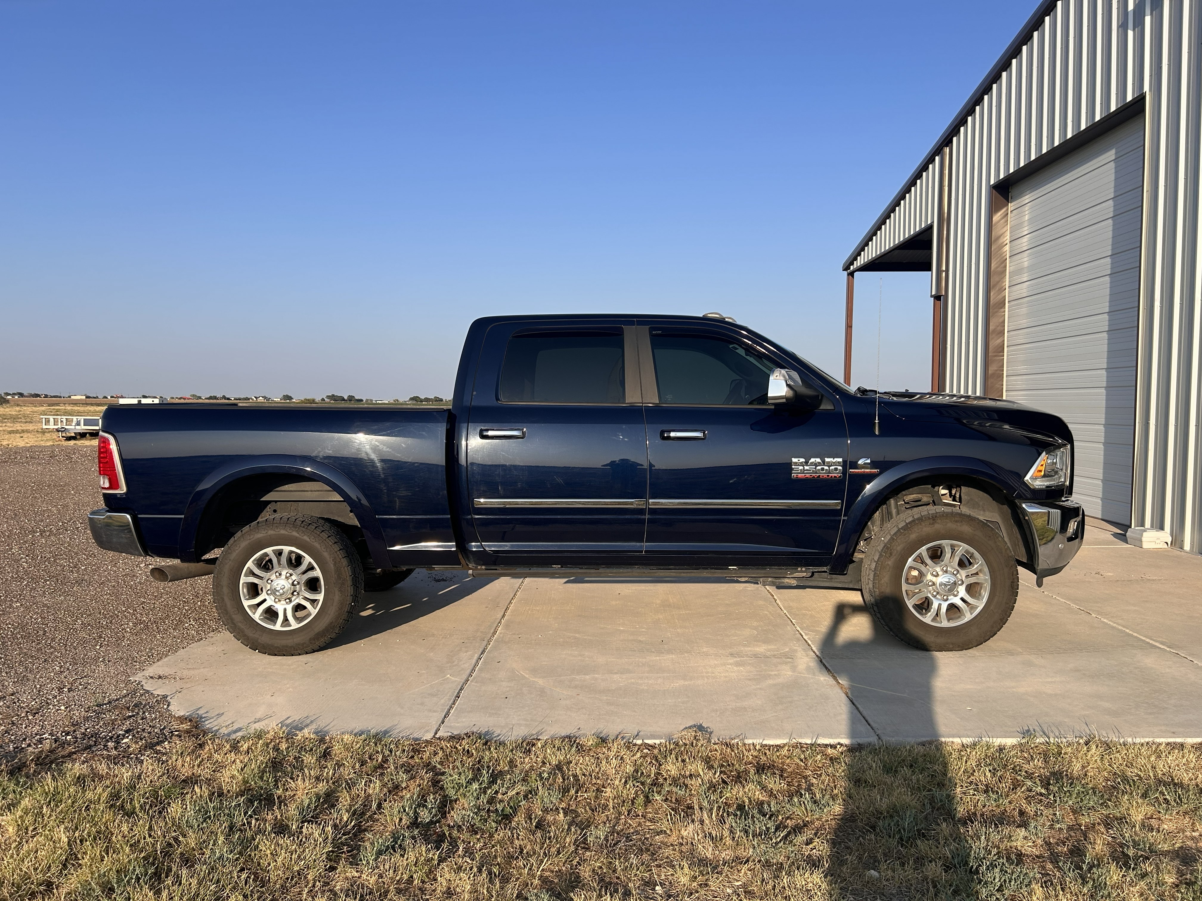 Used 2018 RAM 3500 Laramie AWD/4WD image 2