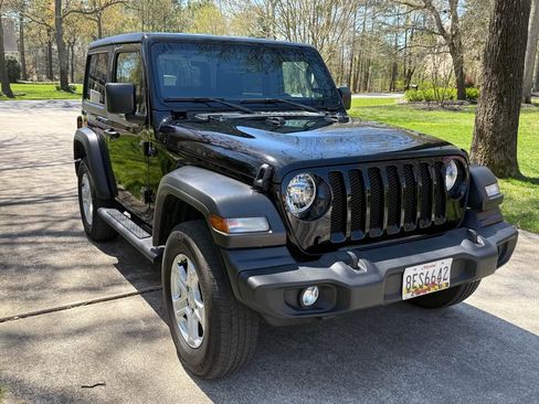 Used 2022 Jeep Wrangler Sport image 2
