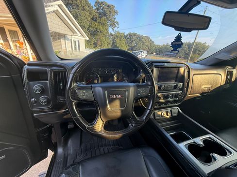 Used 2016 GMC Sierra 1500 SLT w/ Suspension Package, Off-Road AWD/4WD image 13