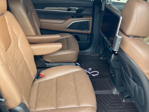 Used 2022 Kia Telluride SX w/ SX Prestige Package AWD/4WD image 9