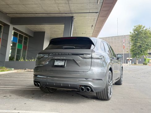 Used 2019 Porsche Cayenne Turbo AWD/4WD image 21