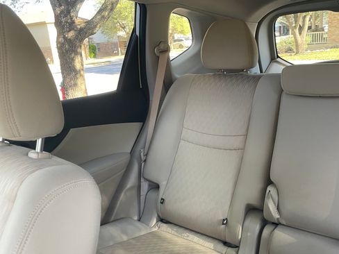 Used 2020 Nissan Rogue SV w/ Premium Package image 10