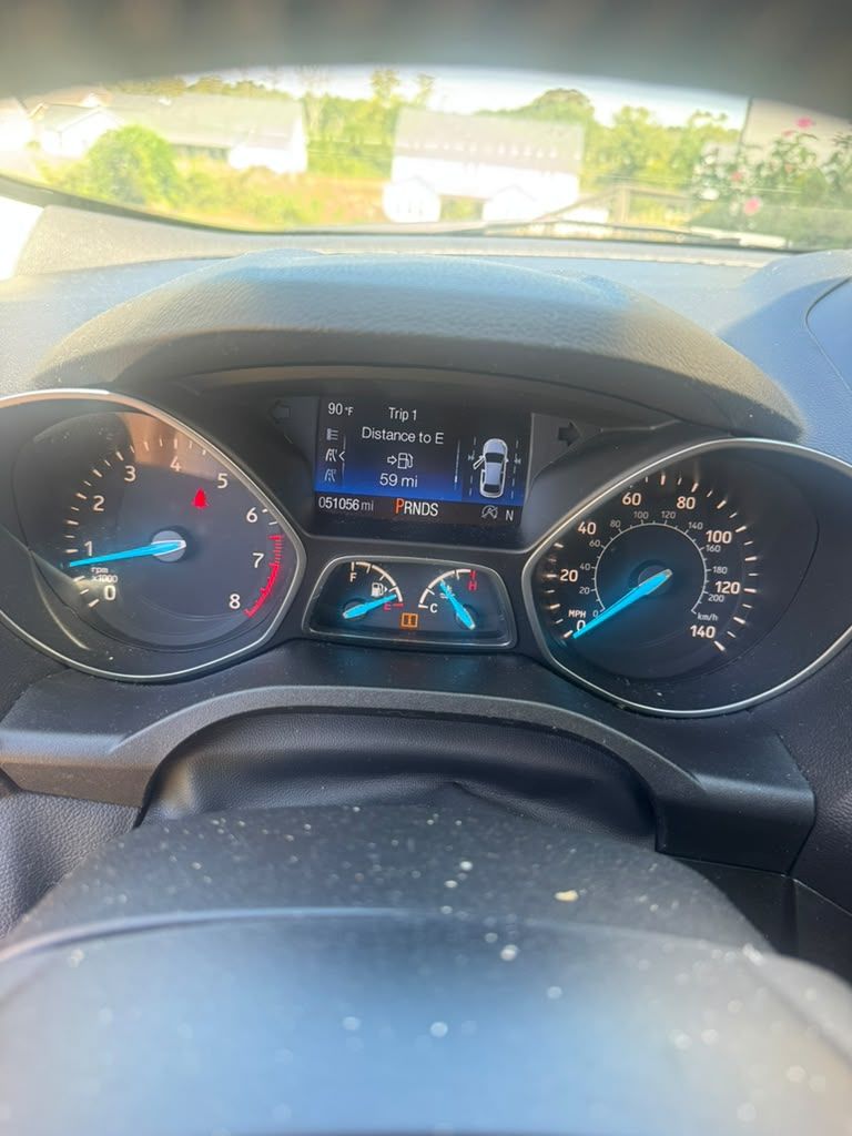 Used 2017 Ford Escape Titanium w/ Equipment Group 301A AWD/4WD image 2