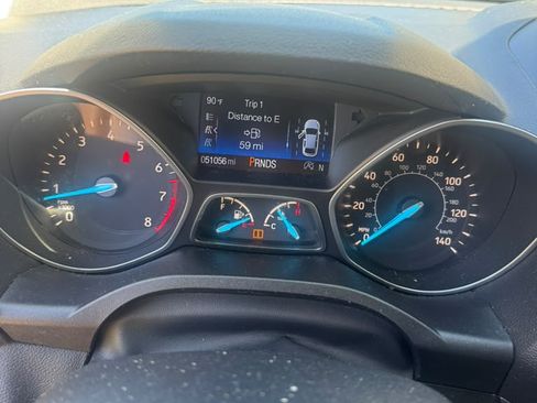 Used 2017 Ford Escape Titanium w/ Equipment Group 301A AWD/4WD image 2