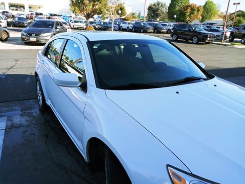 Used 2014 Chrysler 200 LX image 14