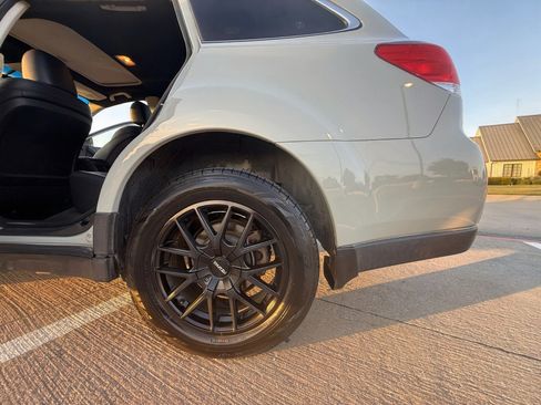 Used 2014 Subaru Outback 2.5i Limited w/ Moonroof Package image 17