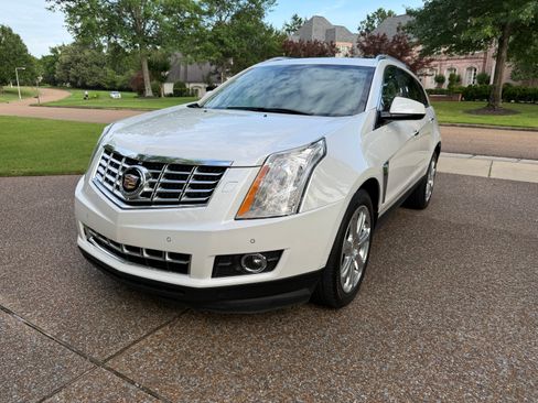 Used 2014 Cadillac SRX Premium FWD image 2