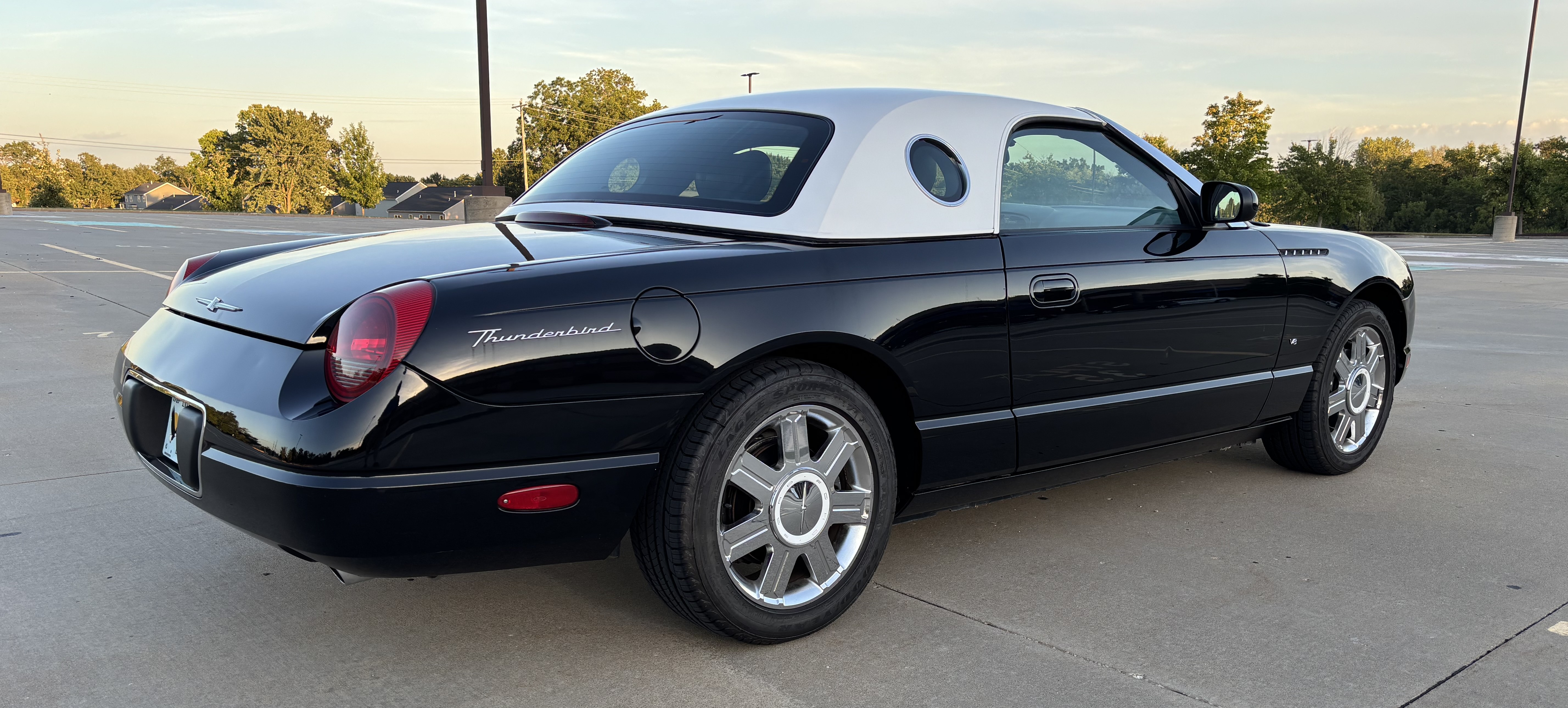 Used 2004 Ford Thunderbird RWD image 14