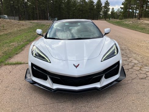 Used 2023 Chevrolet Corvette Z06 w/ Z07 Performance Package image 4