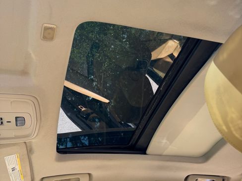 Used 2013 Cadillac XTS Premium image 11