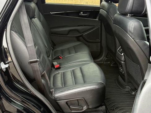 Used 2016 Kia Sorento SX image 16