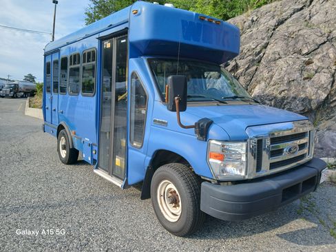 Used 2013 Ford E-350 and Econoline 350 Super Duty w/ Shuttle Bus Prep Pkg image 1