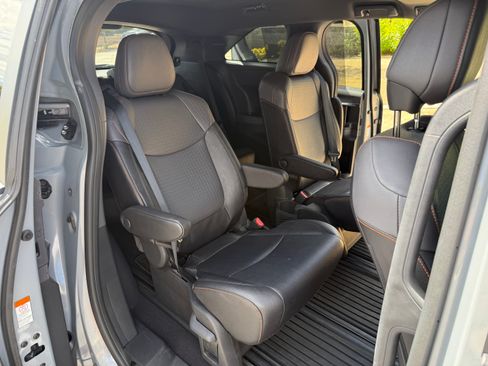 Used 2024 Toyota Sienna XSE w/ XSE Plus Package AWD/4WD image 9