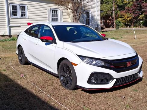 Used 2018 Honda Civic Sport image 2