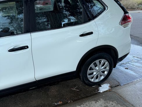 Used 2016 Nissan Rogue S image 5