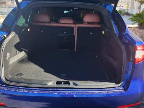 Used 2017 Maserati Levante image 10