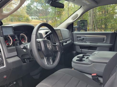 Used 2018 RAM 2500 SLT image 6