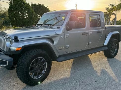 Used 2020 Jeep Gladiator Overland image 6