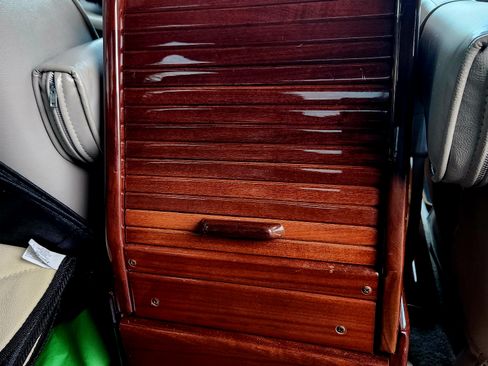 Used 1994 GMC Suburban 2500 image 24